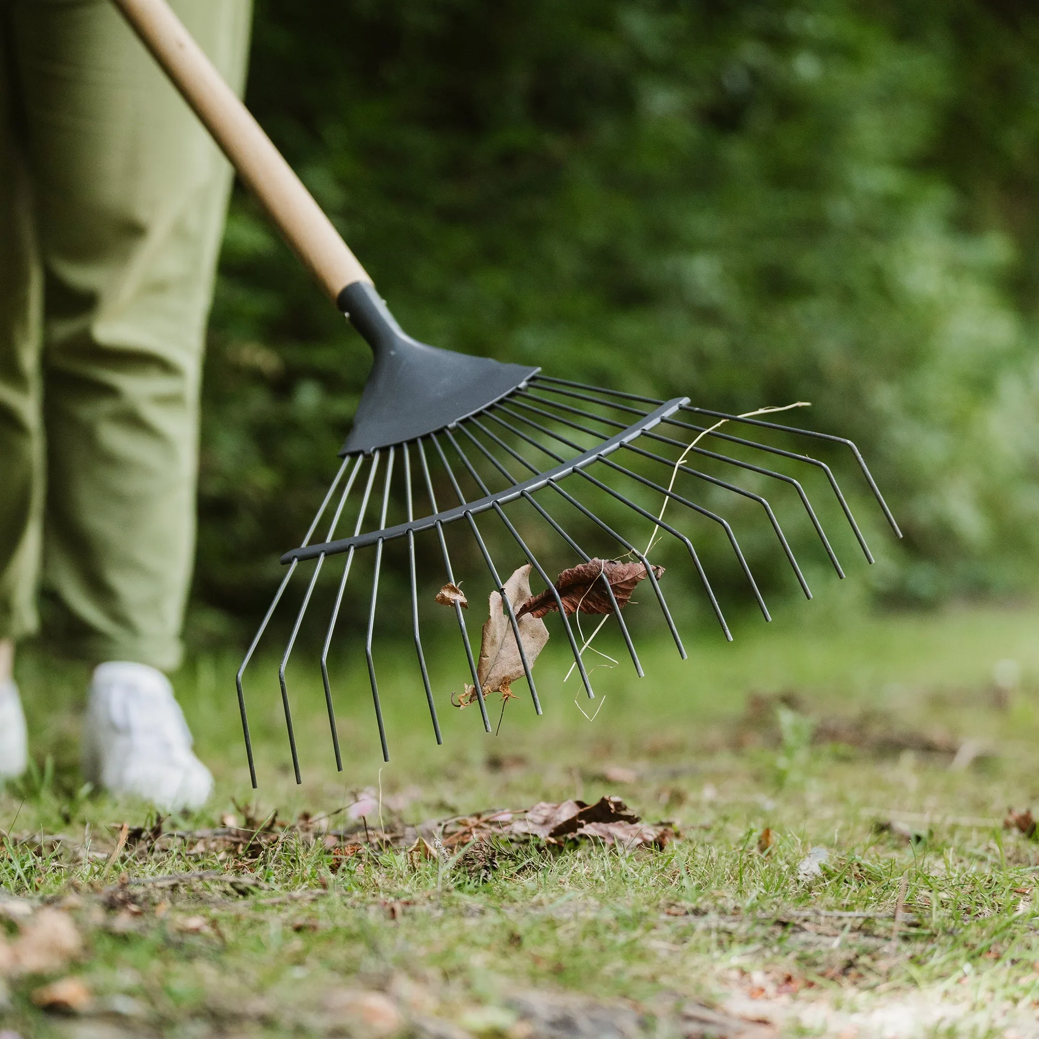 Kent & Stowe Carbon Steel Lawn & Leaf Rake