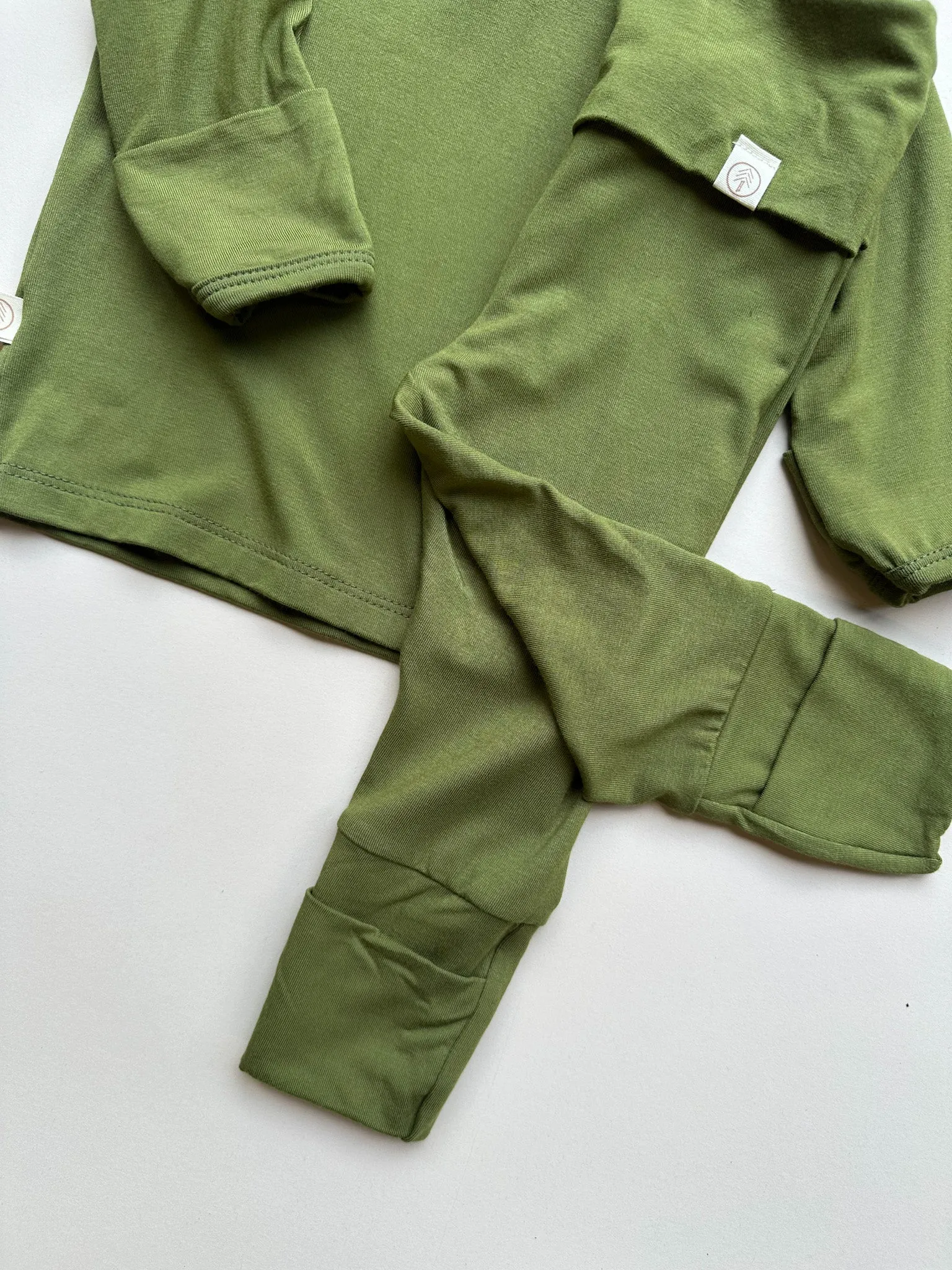 Long Sleeve Crew Neck Tee with Mittens | Baby & Toddler | Luxury Bamboo | Olive