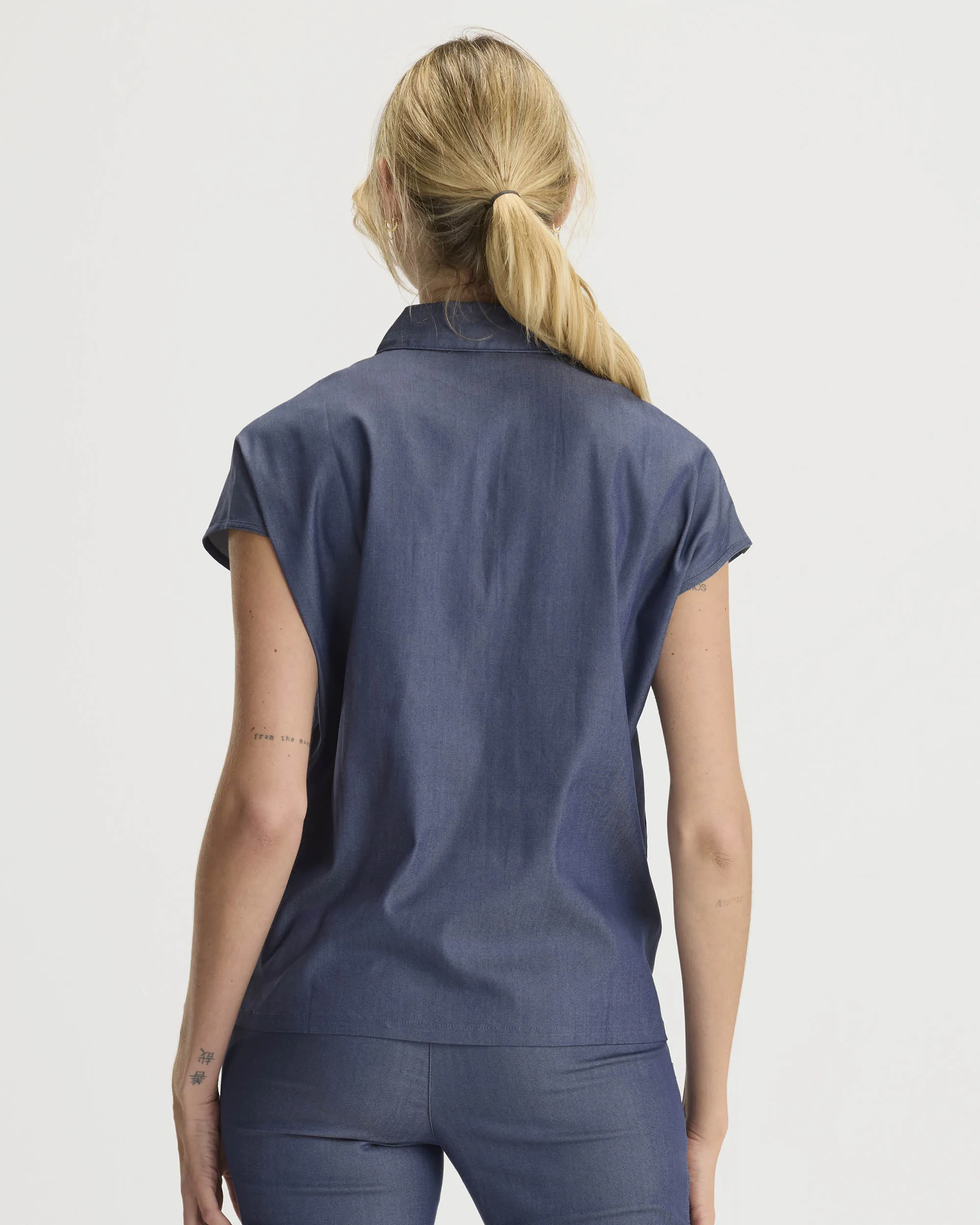 TENCEL™ Capri‎ ‎ Collared Scrub Top